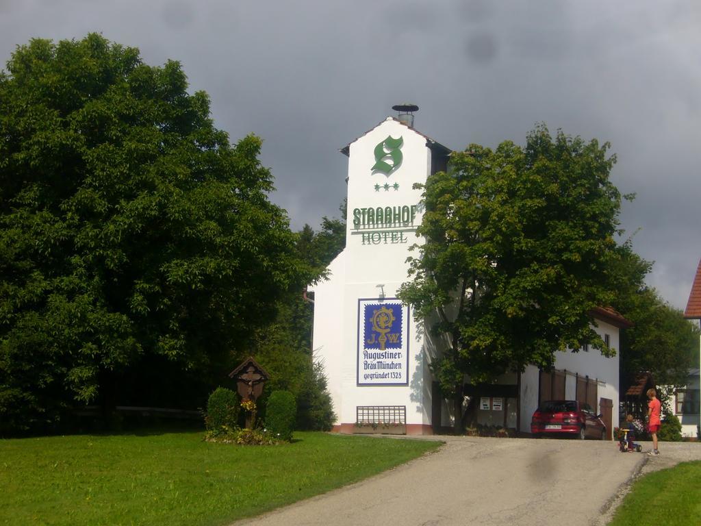 Hotel Strasshof Pfaffenhofen an der Ilm Exterior photo